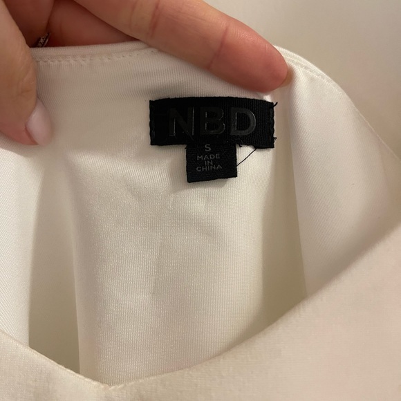 NBD white bodysuit with puff sleeves - Picture 6 of 7